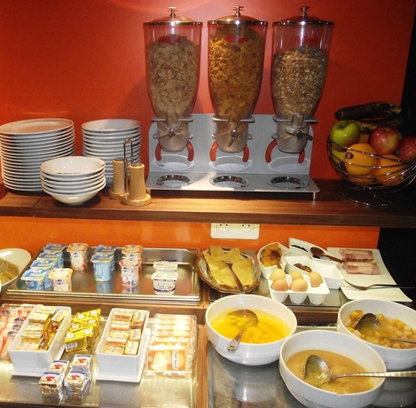 Imagen del bar/restaurante del Hotel Best Western De Paris. Foto 3