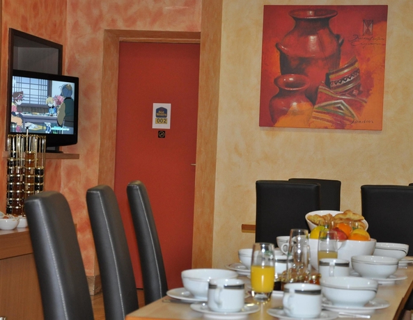 Imagen del bar/restaurante del Hotel Best Western De Paris. Foto 5