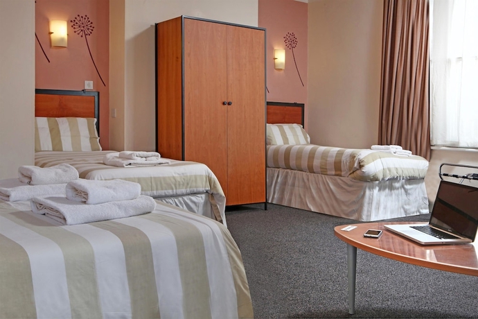 Imagen de la habitación del Hotel Best Western Deincourt. Foto 13