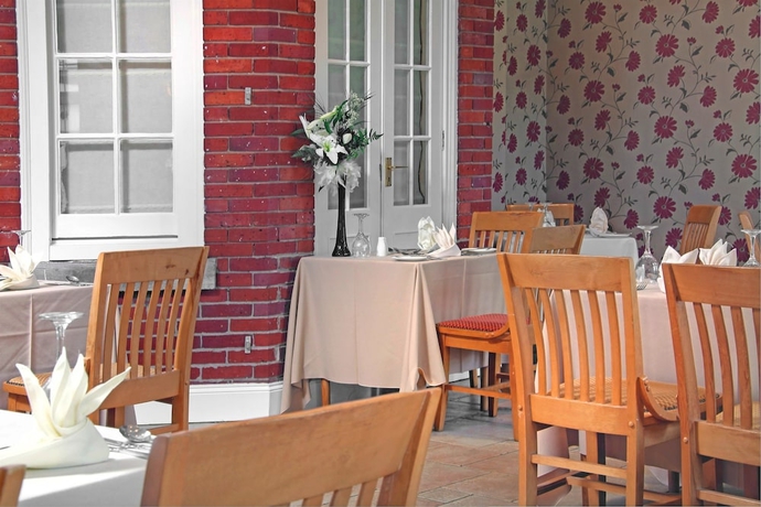 Imagen del bar/restaurante del Hotel Best Western Deincourt. Foto 4