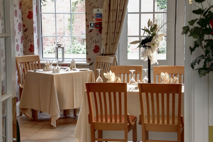 Imagen del bar/restaurante del Hotel Best Western Deincourt. Foto 6