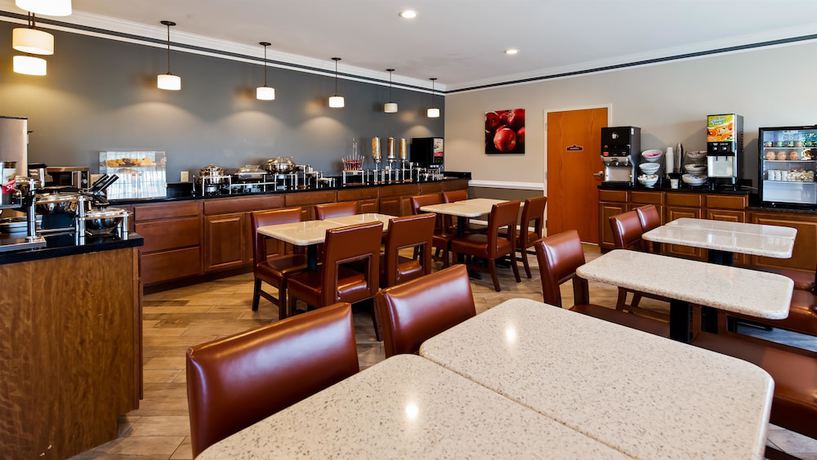 Imagen del bar/restaurante del Hotel Best Western Denton Inn. Foto 6