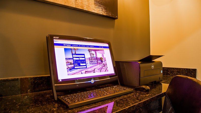 Imagen de los interiores del Hotel Best Western Denton Inn. Foto 18