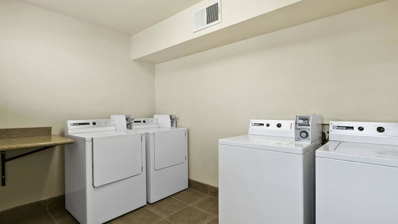 Imagen de los interiores del Hotel Best Western Desert Inn, Safford. Foto 17