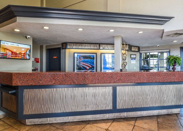 Imagen de los interiores del Hotel Best Western Desert Villa Inn. Foto 13