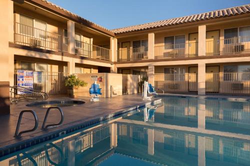 Imagen general del Hotel Best Western Desert Winds. Foto 3