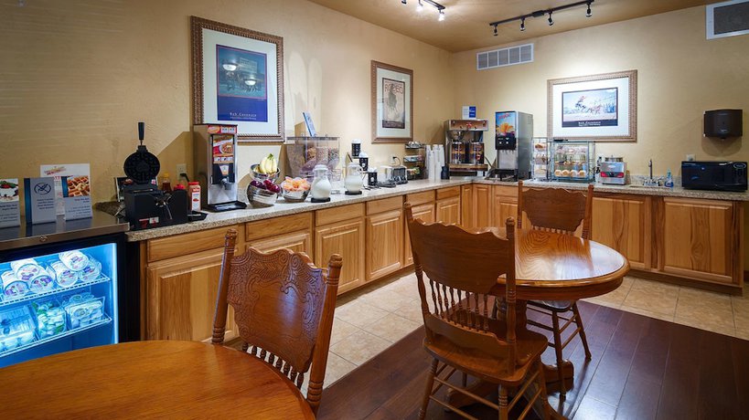 Imagen del bar/restaurante del Hotel Best Western Devils Tower Inn. Foto 6