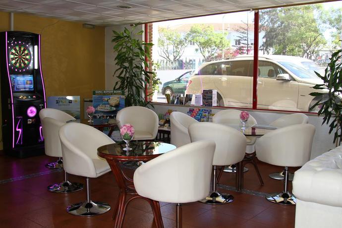 Imagen de los interiores del Hotel Best Western Dom Bernardo. Foto 16