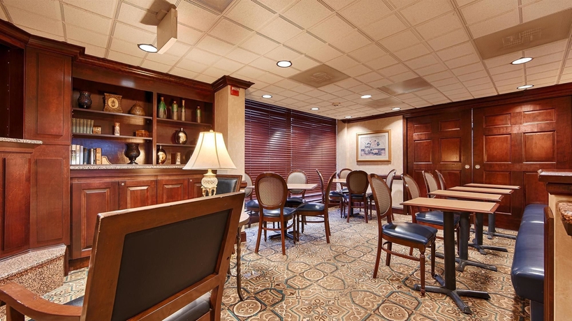 Imagen del bar/restaurante del Hotel Best Western Dulles Airport Inn. Foto 4