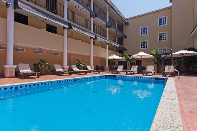 Imagen de la piscina del Hotel Best Western El Dorado Panama. Foto 16