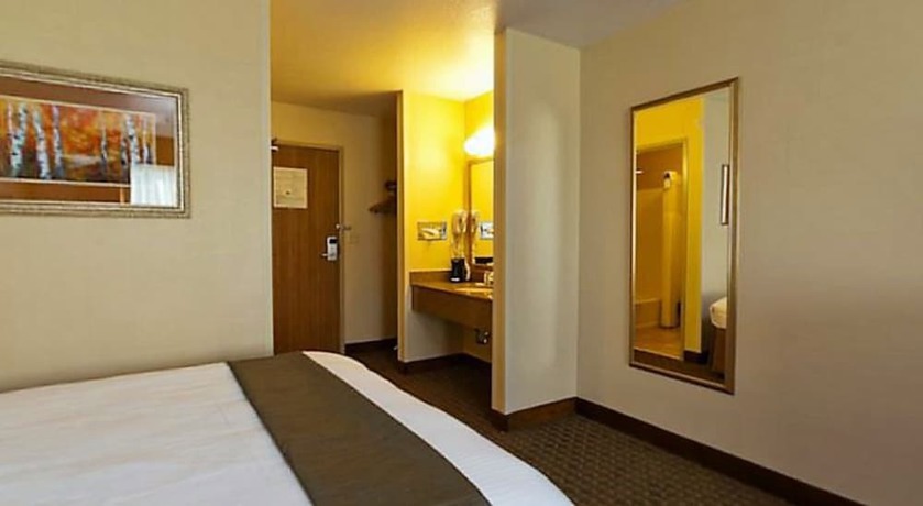 Imagen de la habitación del Hotel Best Western Empire Towers. Foto 6