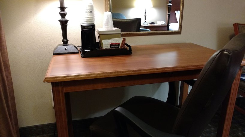 Imagen de la habitación del Hotel Best Western Empire Towers. Foto 10