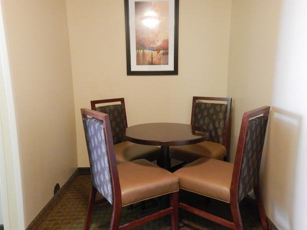 Imagen de la habitación del Hotel Best Western Empire Towers. Foto 17