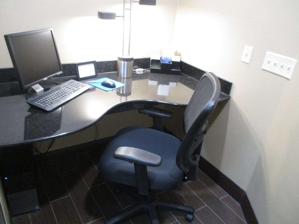 Imagen de los interiores del Hotel Best Western Emporia Inn. Foto 10