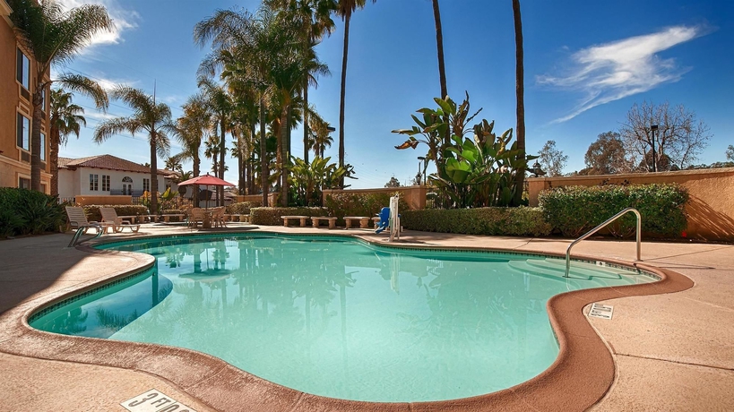 Imagen de la piscina del Hotel Best Western Escondido. Foto 8