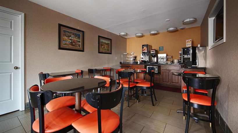 Imagen del bar/restaurante del Hotel Best Western Executive Inn, Grove City. Foto 2