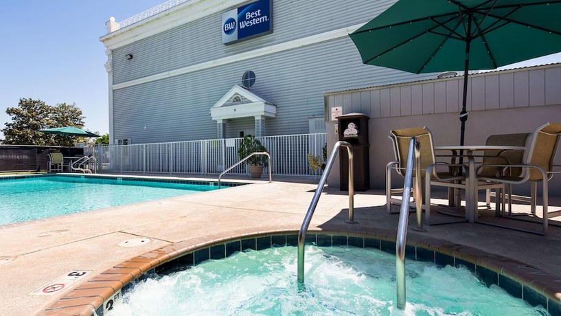 Imagen de la piscina del Hotel Best Western Executive Inn, Los Banos. Foto 20