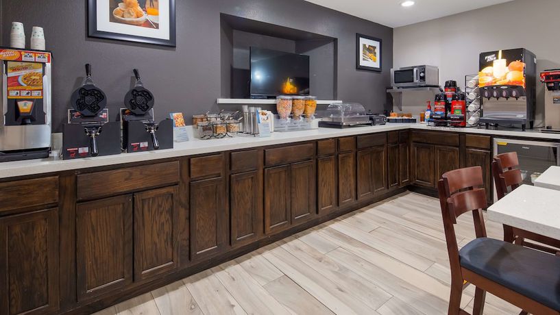 Imagen del bar/restaurante del Hotel Best Western Executive Inn, Marshall. Foto 4