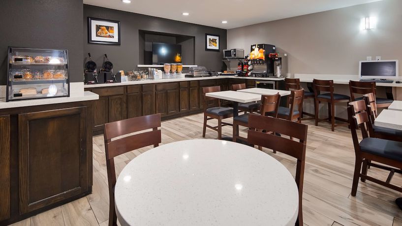 Imagen del bar/restaurante del Hotel Best Western Executive Inn, Marshall. Foto 5