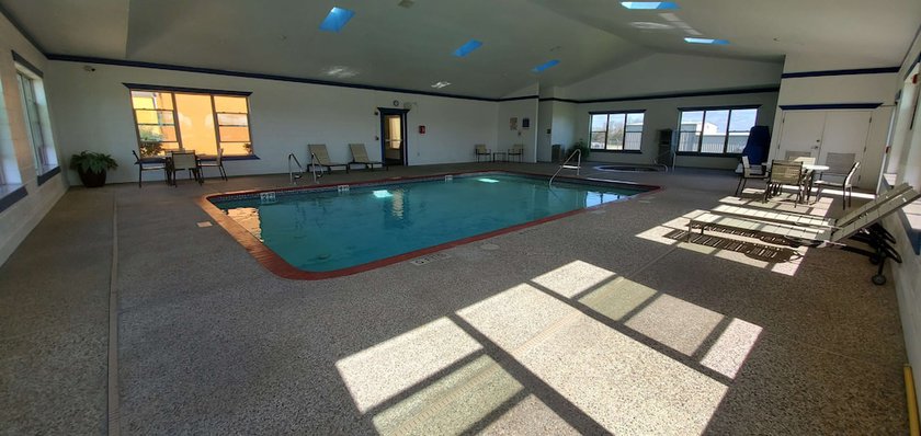 Imagen de la piscina del Hotel Best Western Executive Inn and Suites, Madisonville . Foto 18