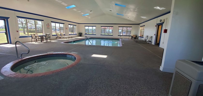 Imagen de la piscina del Hotel Best Western Executive Inn and Suites, Madisonville . Foto 19