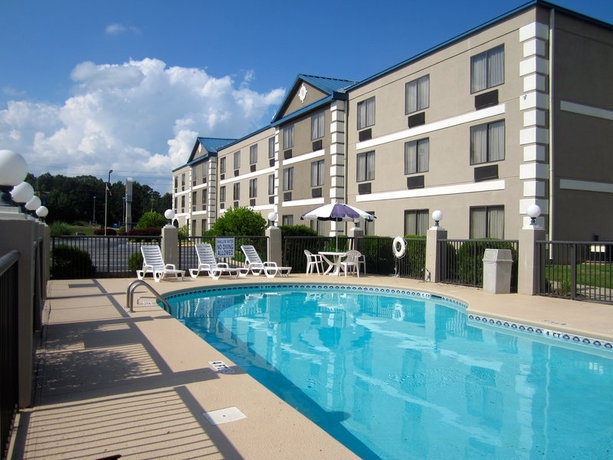 Imagen de la piscina del Hotel Best Western Executive Inn and Suites, West Columbia. Foto 5