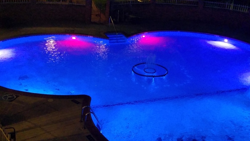 Imagen de la piscina del Hotel Best Western Fairfax. Foto 19