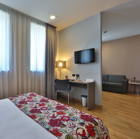 Imagen de la habitación del Hotel Best Western Falck Village. Foto 4