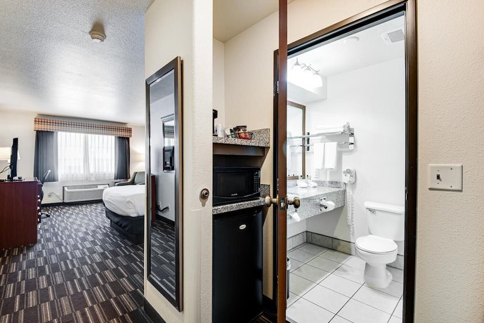Imagen de la habitación del Hotel Best Western Firestone Inn And Suites. Foto 6