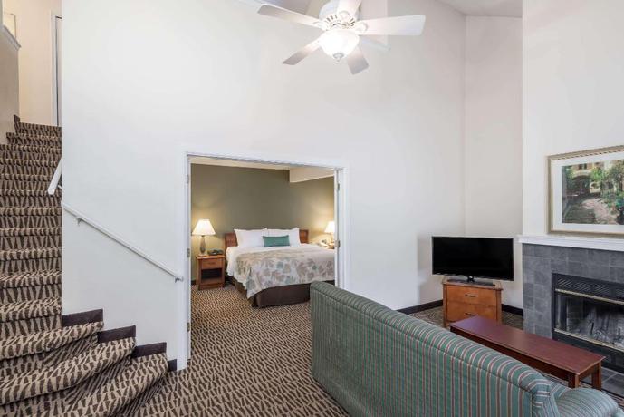 Imagen de la habitación del Hotel Best Western Fishkill Inn & Suites. Foto 10
