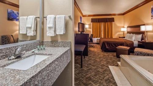 Imagen de la habitación del Hotel Best Western Fort Worth Inn and Suites. Foto 9