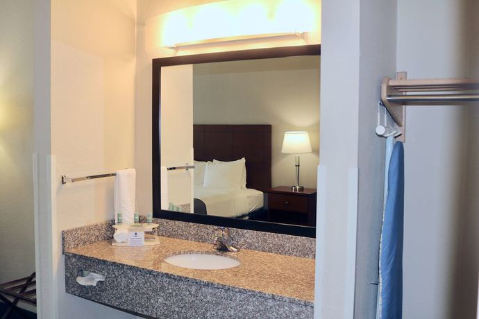 Imagen de la habitación del Hotel Best Western Fostoria Inn And Suites. Foto 5