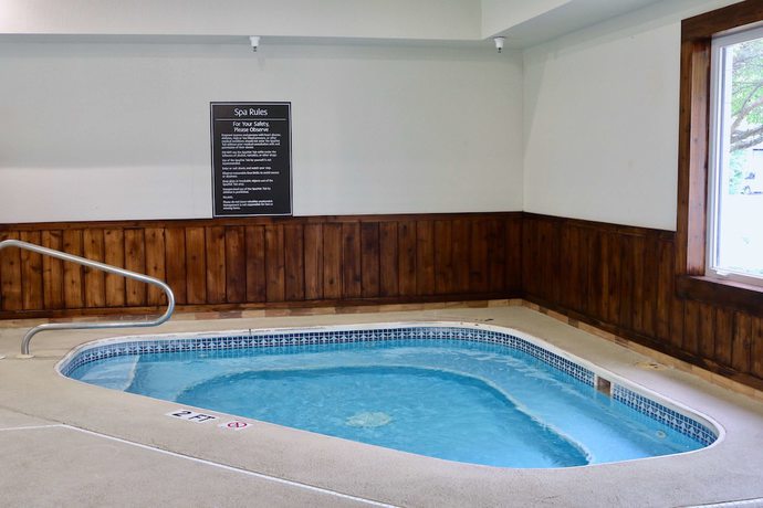 Imagen de la piscina del Hotel Best Western Fostoria Inn And Suites. Foto 20