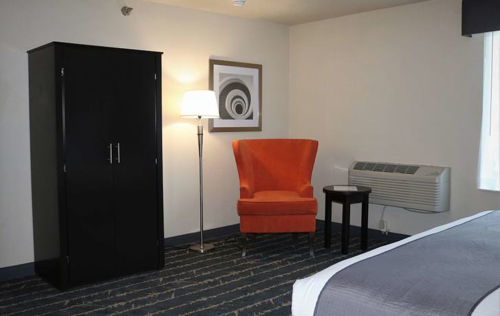 Imagen de la habitación del Hotel Best Western Fostoria Inn And Suites. Foto 14