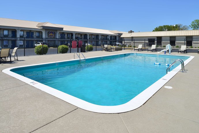 Imagen de la piscina del Hotel Best Western Franklin Inn. Foto 20