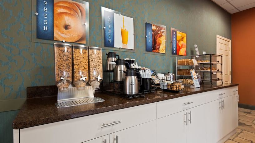 Imagen del bar/restaurante del Hotel Best Western Franklin Inn. Foto 6