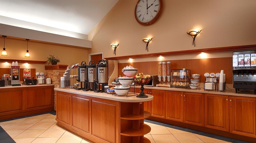 Imagen del bar/restaurante del Hotel Best Western Galleria Inn and Suites, Cheektowaga. Foto 2