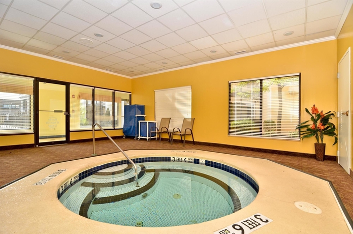 Imagen de los exteriores del Hotel Best Western Galleria Inn and Suites, Cheektowaga. Foto 11