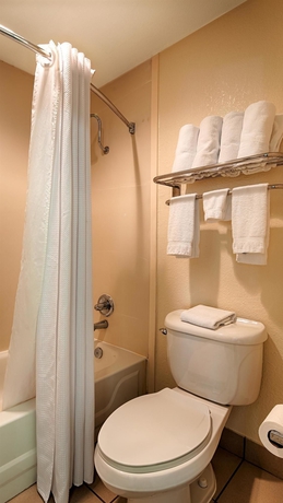 Imagen de la habitación del Hotel Best Western Garden Inn. Foto 4