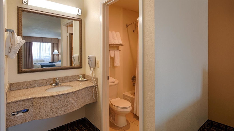 Imagen de la habitación del Hotel Best Western Garden Inn. Foto 7