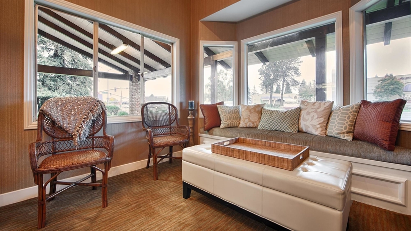 Imagen de los interiores del Hotel Best Western Garden Inn. Foto 10