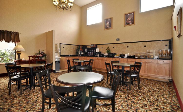 Imagen del bar/restaurante del Hotel Best Western Gardendale. Foto 2
