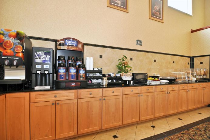 Imagen del bar/restaurante del Hotel Best Western Gardendale. Foto 3