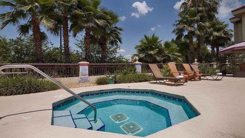 Imagen de la piscina del Hotel Best Western Gateway Grand. Foto 16