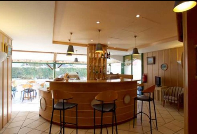 Imagen del bar/restaurante del Hotel Best Western Gemenos En Provence. Foto 6