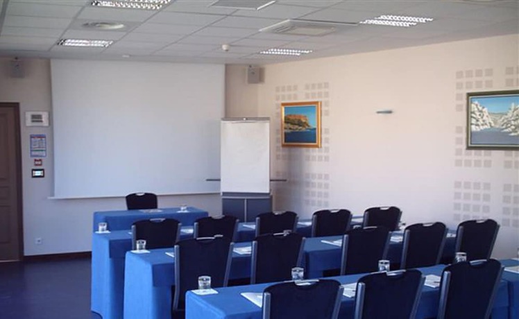 Imagen de los interiores del Hotel Best Western Gemenos En Provence. Foto 20