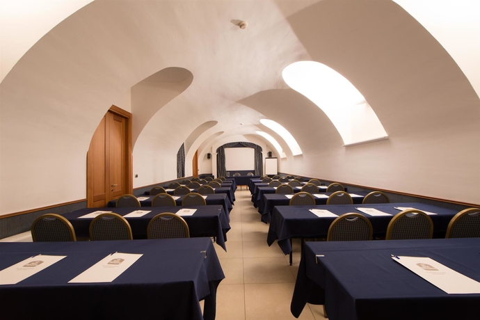 Imagen de los interiores del Hotel Best Western Genio. Foto 9