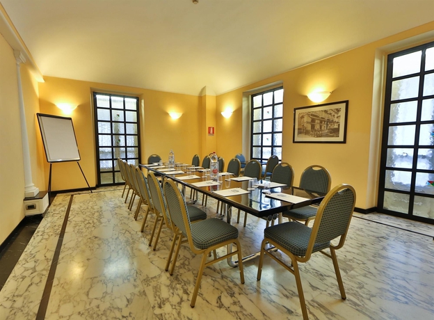 Imagen de los interiores del Hotel Best Western Genio. Foto 12