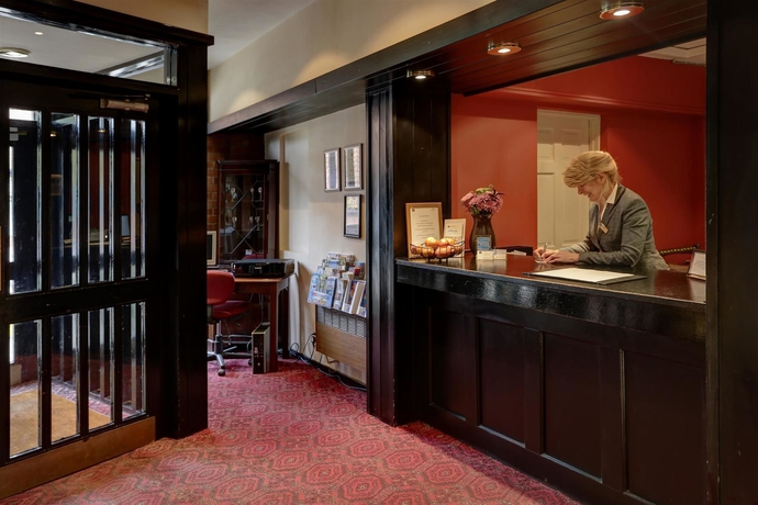 Imagen de los interiores del Hotel Best Western George. Foto 16