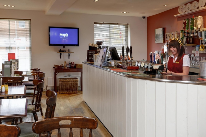 Imagen del bar/restaurante del Hotel Best Western George. Foto 8